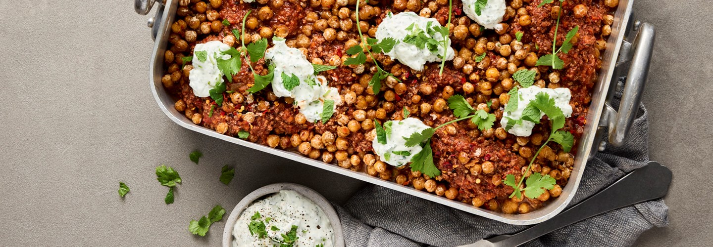 Bolognese Med Krydret Kikaerter Og Myntecreme